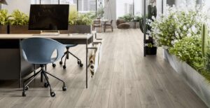K451 laminált padló irodában
